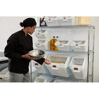 Rubbermaid ProSave 200 Cup Ingredient Bin with 2 Cup Scoop