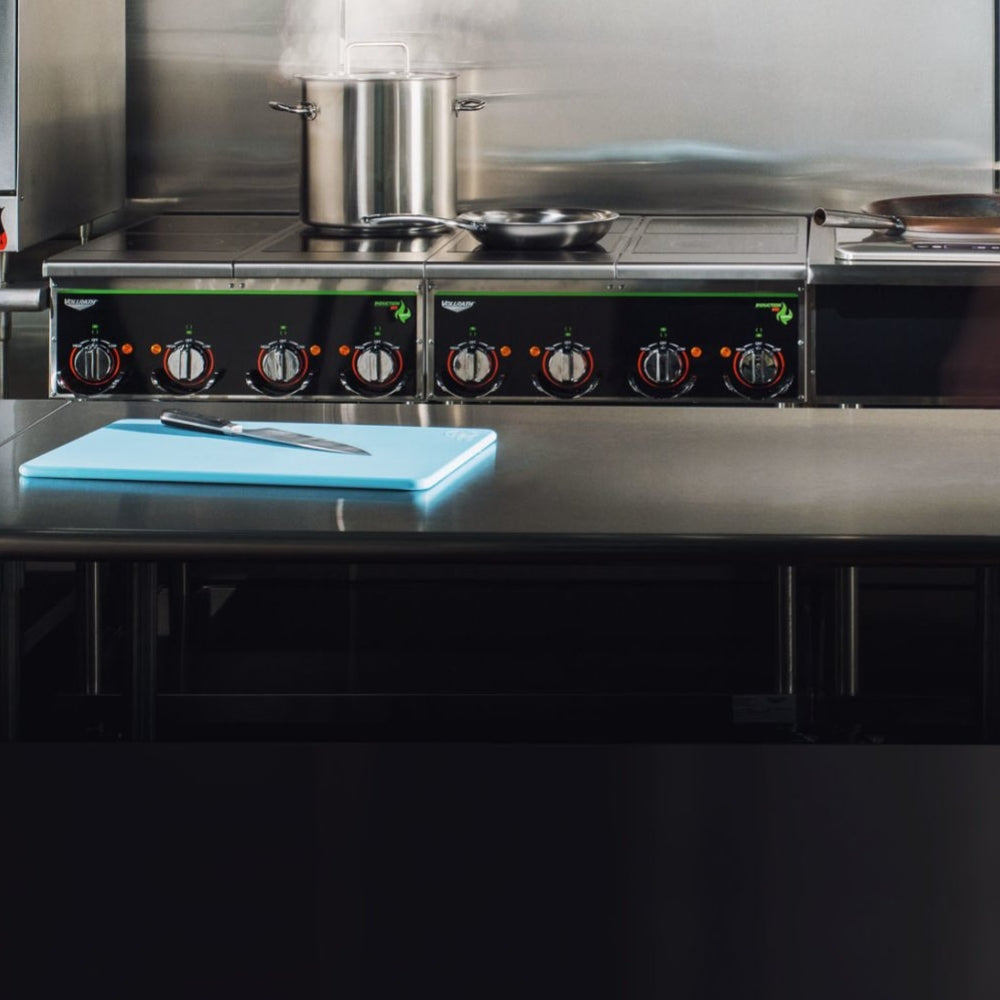 Vollrath Cayenne 24" Heavy Duty 4 Burner Induction Range Countertop 208-240V