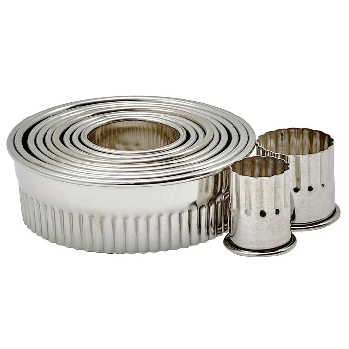 Winco 11 Piece Fluted Round Cookie Cutter Set, Stainless Steel