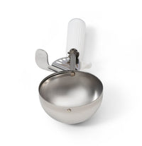 Vollrath 5.33 Oz Disher #6, White Handle