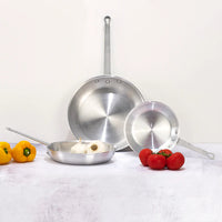 Winco Majestic 7" Aluminum Fry Pan with Satin Finish