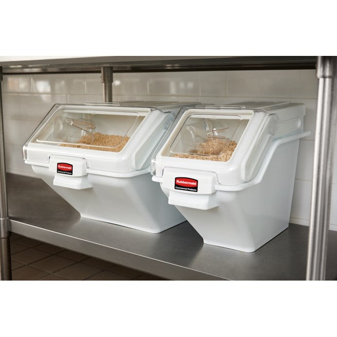 Rubbermaid ProSave 200 Cup Ingredient Bin with 2 Cup Scoop
