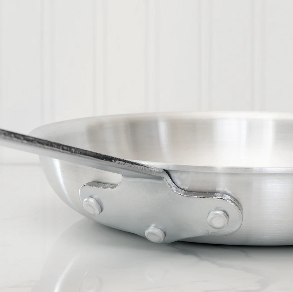 Thermalloy 12" Fry Pan Heavy Duty Aluminum with Silicone Sleeve