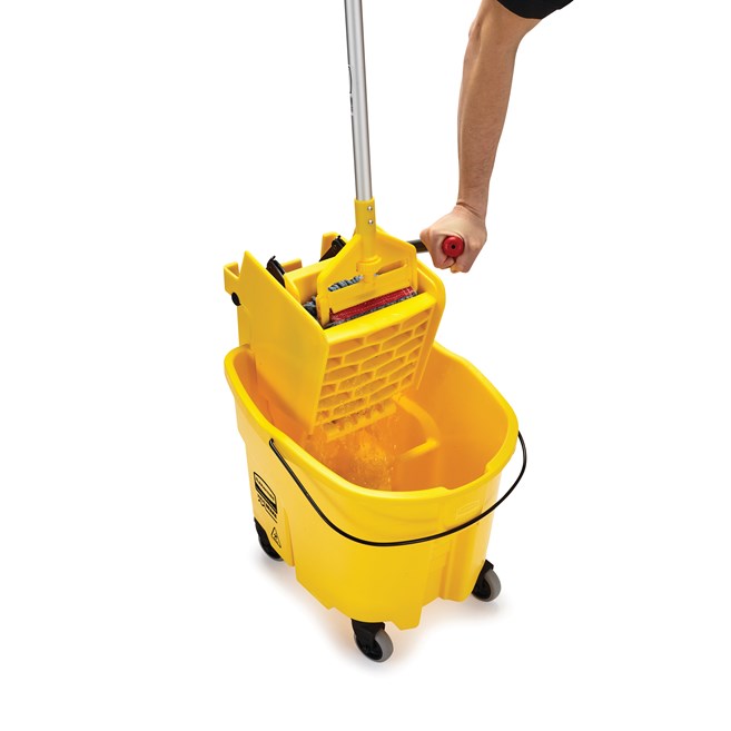 Rubbermaid WaveBrake 35 Qt Mop Bucket with Side Press Wringer, Red