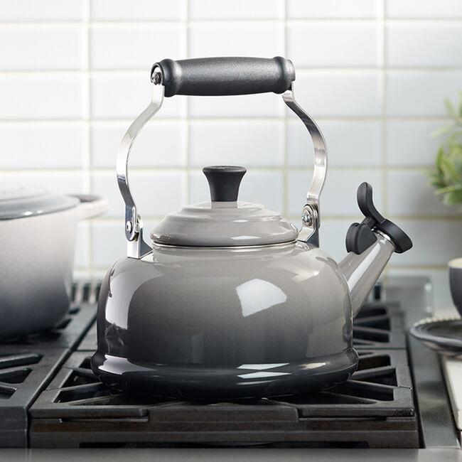 Le Creuset 1.6 Litre Classic Whistling Kettle, Meringue