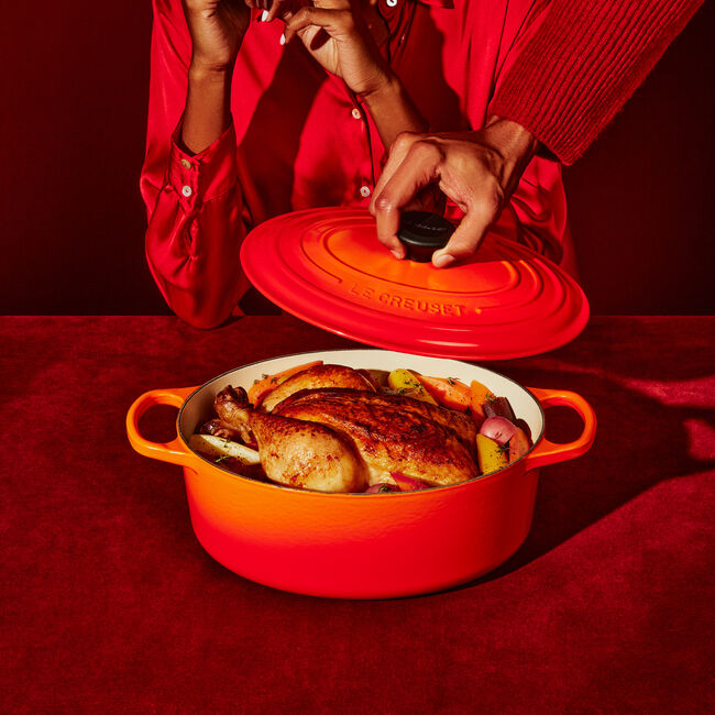 Le Creuset 4.7 Litre Oval French Oven, Cerise