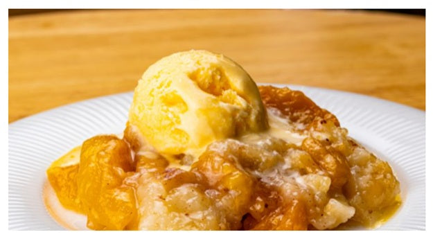 Perfect Peach Cobbler: A Sweet, Buttery Dessert