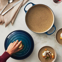 Le Creuset White 6.7 Litre Round Dutch Oven with Stainless Steel Knob