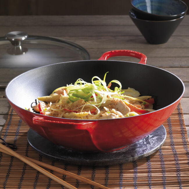 Le Creuset 4.8 Litre Wok with Lid, Flame