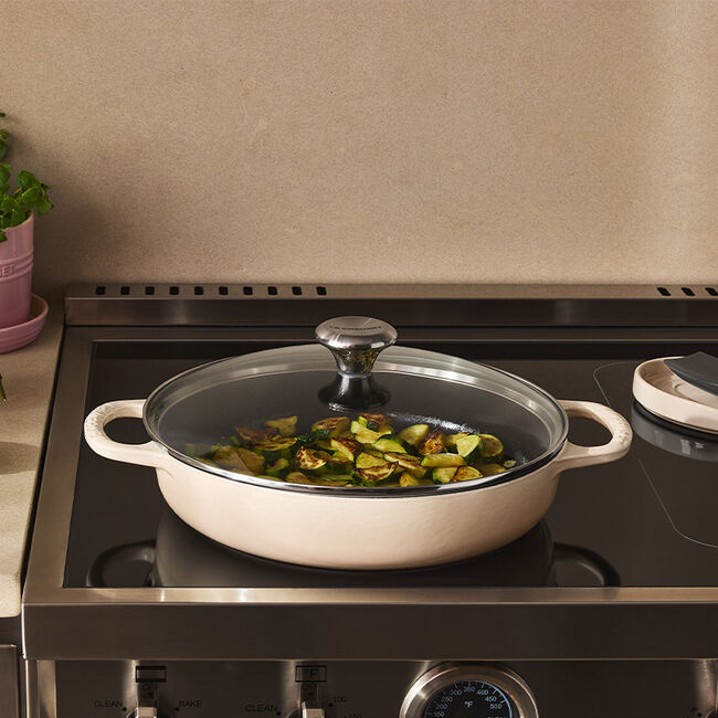 Le Creuset Everyday Pan, Meringue, 3.2L