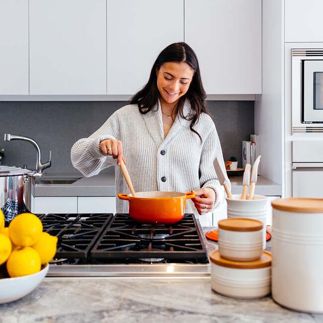 Le Creuset Round Dutch Oven 5.3L White with Stainless Steel Knob